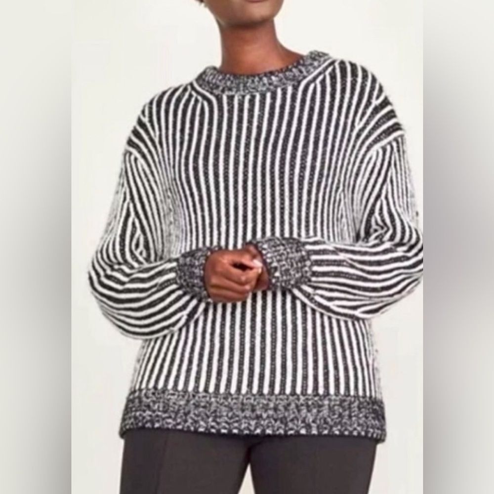 Elizabeth and James Crewneck Black White Striped Pullover chunky Sweater XS GUC